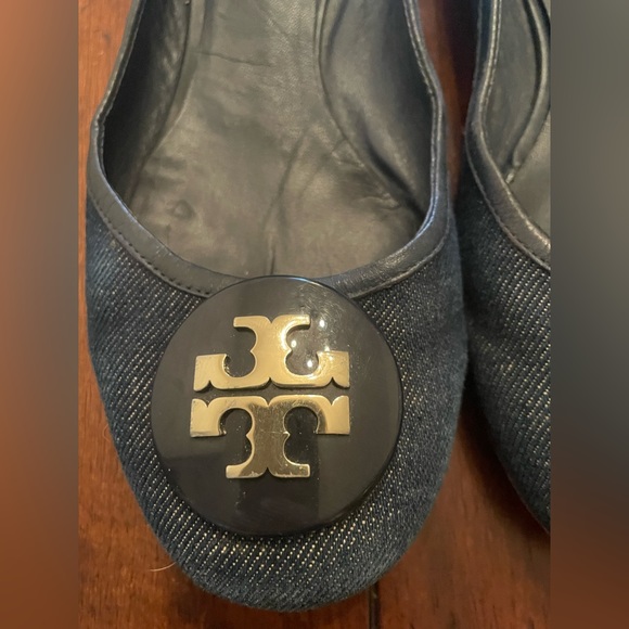 Size 8 denim Tory Burch flats - Picture 2 of 10